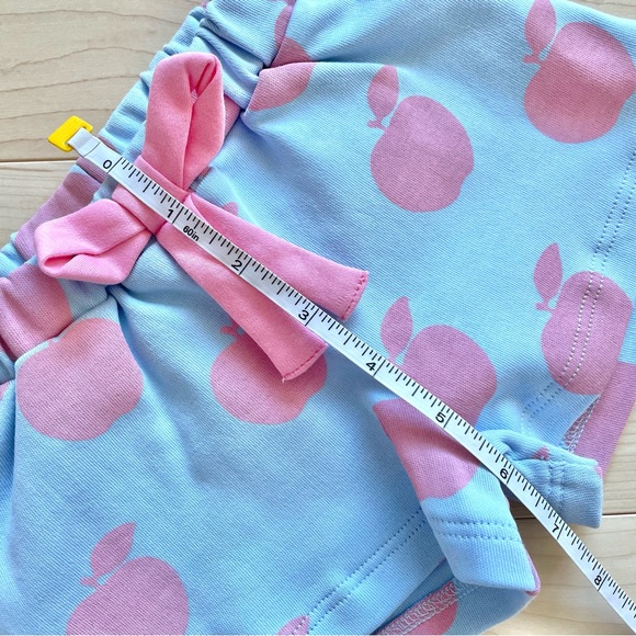 NWOT The Beaufort Bonnet Company Apple Print Bow Shorts in Pink & Blue 6-12M - Picture 4 of 7